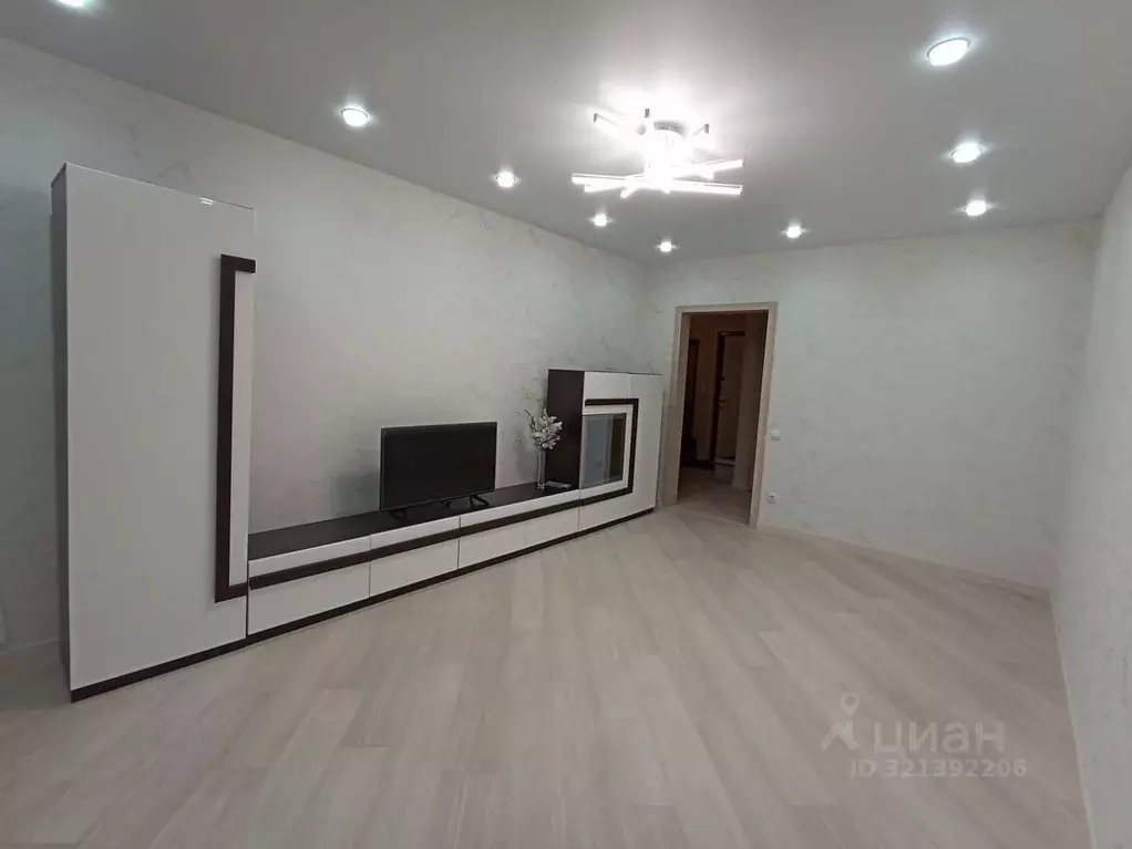 2-к кв. Липецкая область, Липецк ул. И.В. Свиридова, 2 (74.8 м) - Фото 2