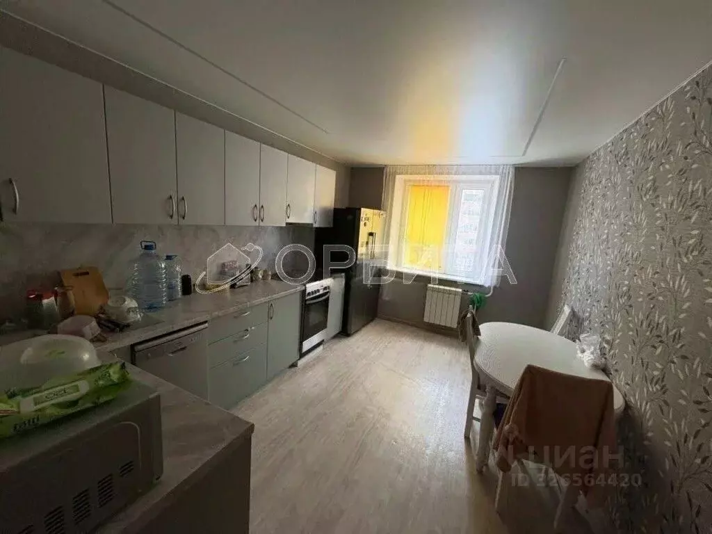 2-к кв. Тюменская область, Тюмень Восточный мкр, ул. Моторостроителей, ... - Фото 1