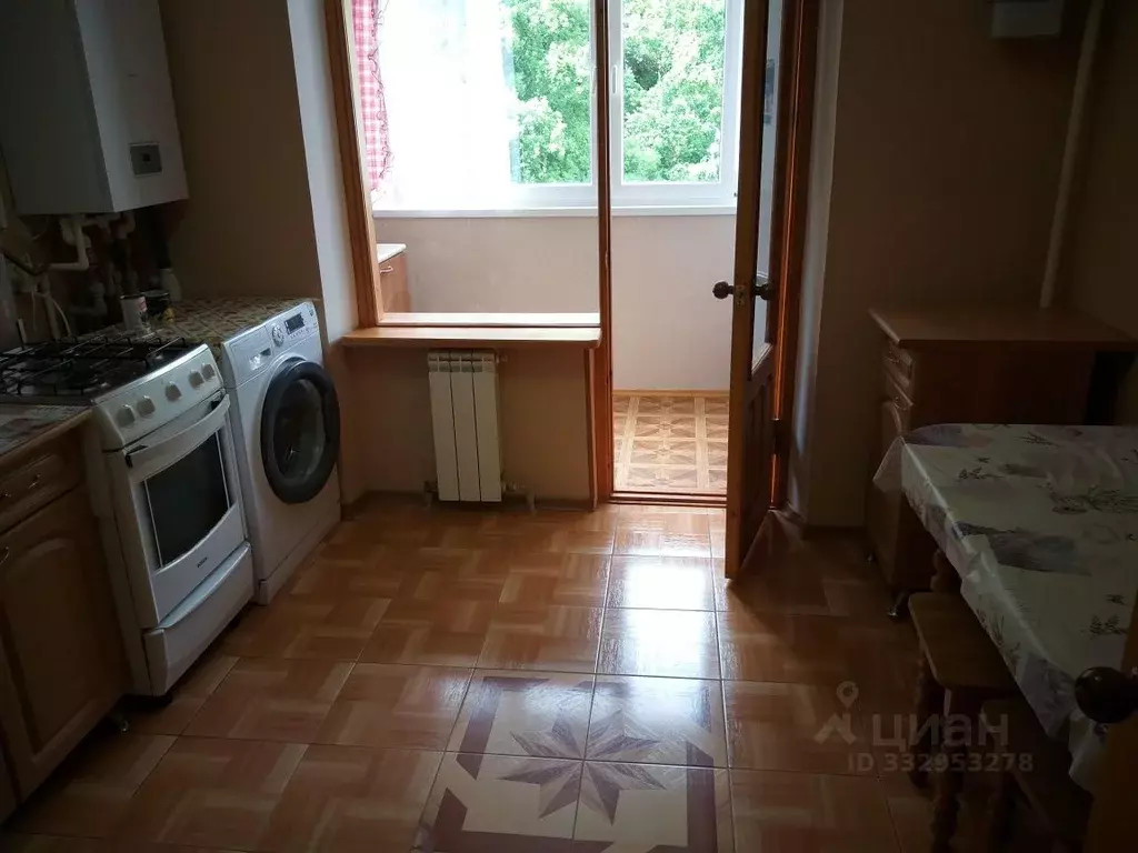2-к кв. Краснодарский край, Туапсе ул. Калараша, 58А (50.0 м) - Фото 1