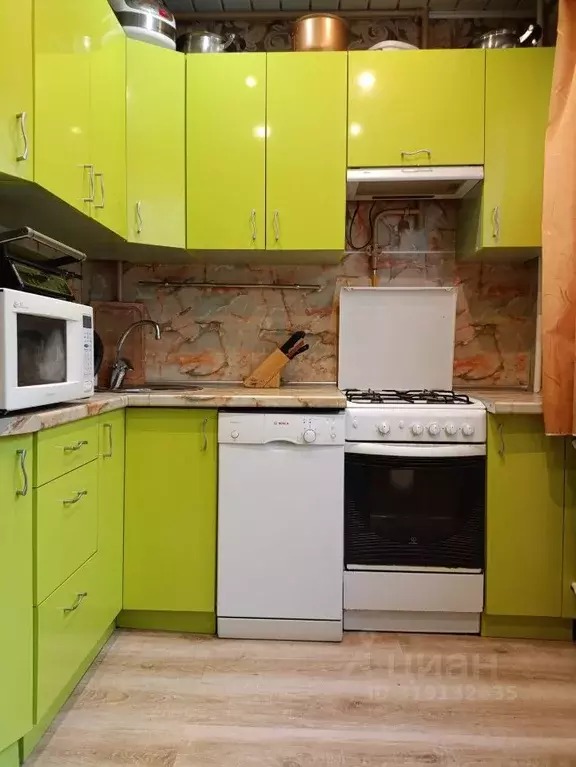 3-к кв. Санкт-Петербург аллея Поликарпова, 5 (60.0 м) - Фото 0