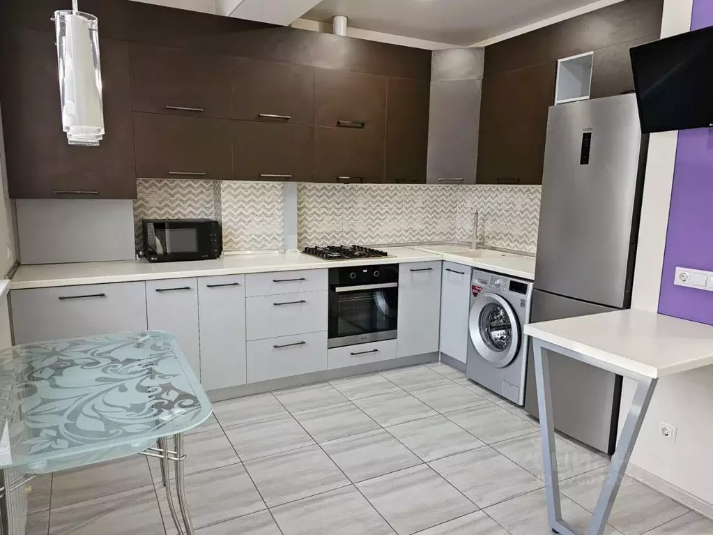 1-к кв. Крым, Симферополь просп. Победы, 1 (57.3 м) - Фото 1