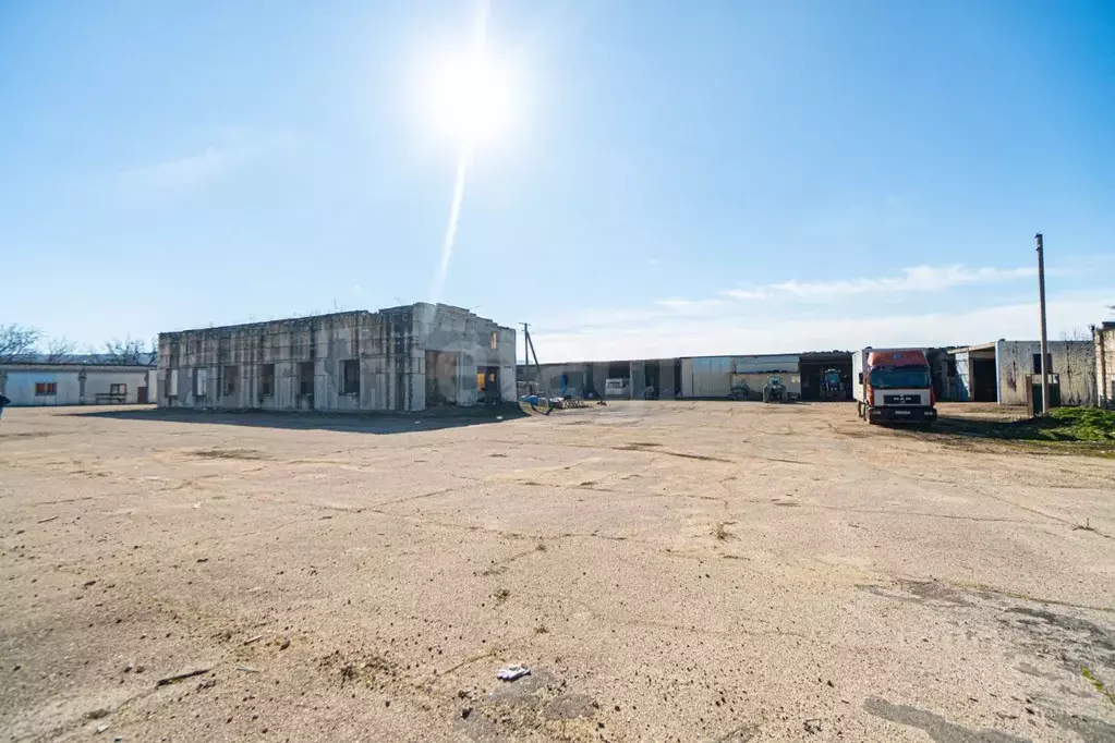 Склад в Крым, Бахчисарайский район, с. Красный Мак ул. Бахчисарайская, ... - Фото 1