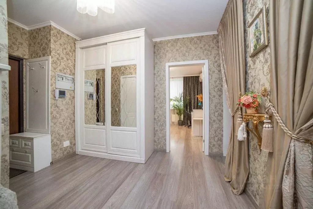 3-к кв. Свердловская область, Екатеринбург ул. Родонитовая, 28 (75.6 ... - Фото 1