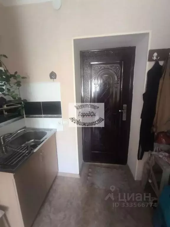 Комната Крым, Саки ул. Строительная, 8 (12.5 м) - Фото 1