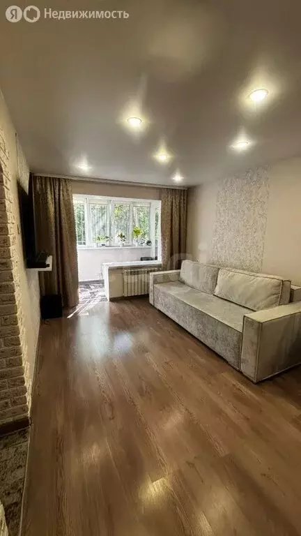 2-комнатная квартира: Омск, улица Лукашевича, 1 (45 м) - Фото 0