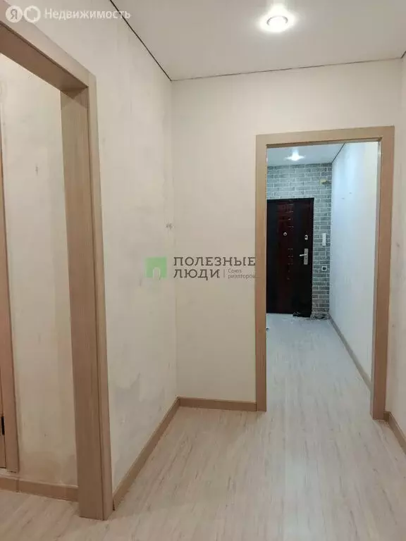 3-комнатная квартира: Строитель, улица Победы, 5А (73.2 м) - Фото 1