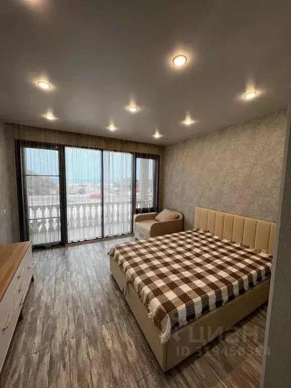 2-к кв. Крым, Феодосия ш. Керченское, 27Р (40.0 м) - Фото 0
