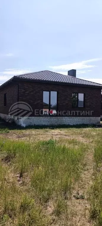 Дом в Воронежская область, с. Новая Усмань ул. Нахимовская, 59 (105 м) - Фото 1