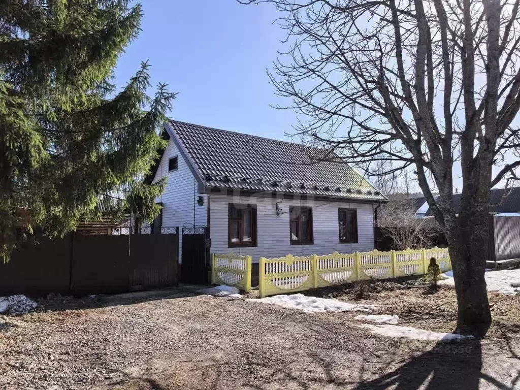 Дом в Брянская область, Брянск Белые Берега пгт, Брянская ул. (60 м) - Фото 1