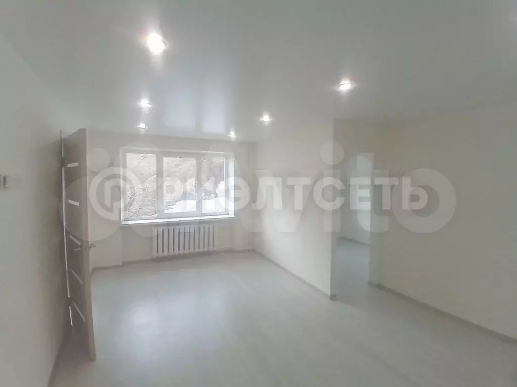 2-к. квартира, 42 м, 1/5 эт. - Фото 0