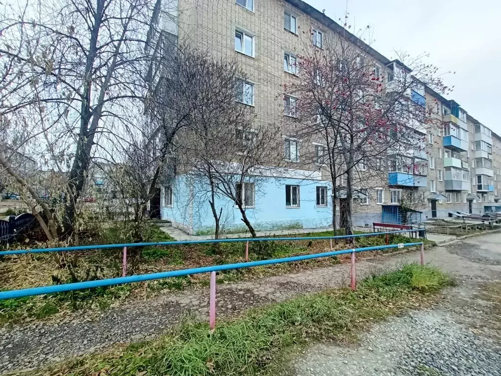 3-к кв. Свердловская область, Алапаевск ул. Братьев Останиных, 28 ... - Фото 1