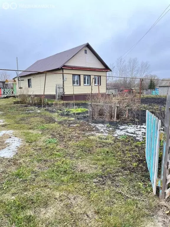 Дом в Иссинский район, село Украинцево, Центральная улица (42.6 м) - Фото 1