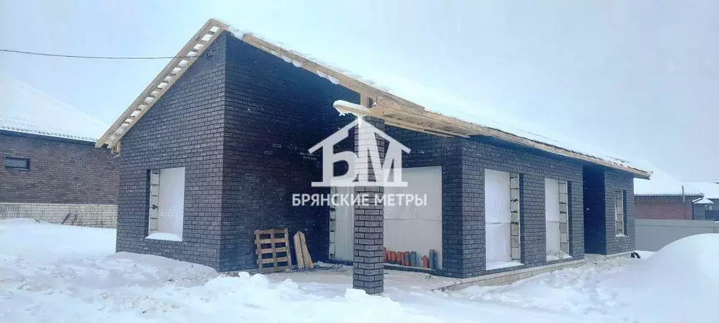Дом в Брянская область, Брянский район, Отрадненское с/пос, с. ... - Фото 1