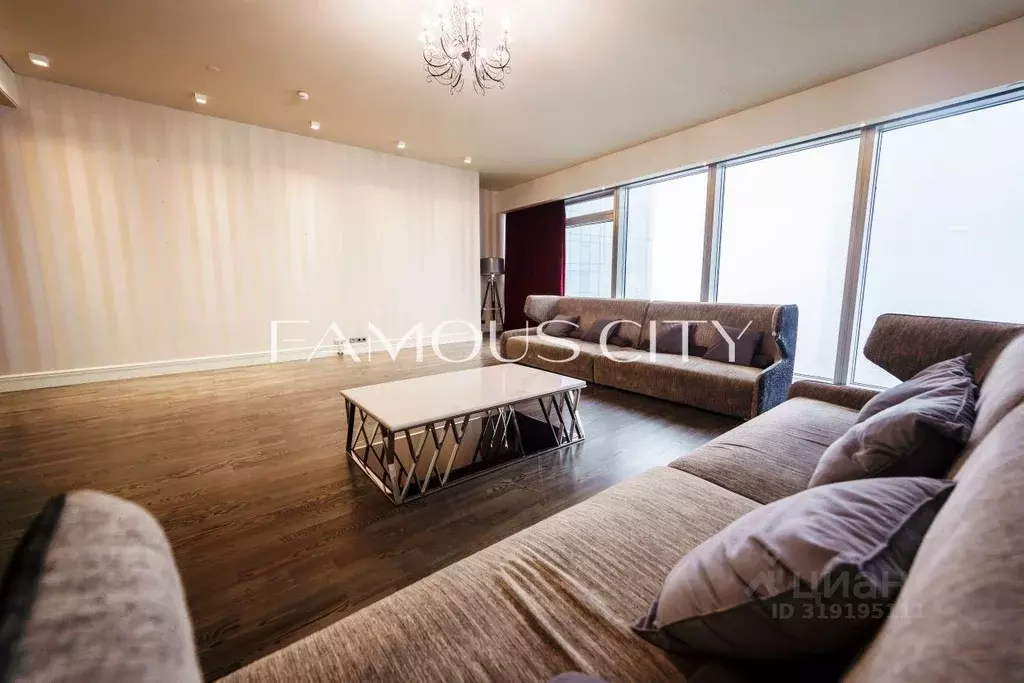 Квартира, 3 комнаты, 220 м - Фото 0