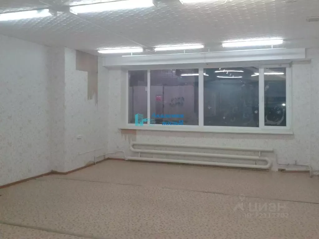 Торговая площадь в Саратовская область, Балаково Трнавская ул, 34 . - Фото 0