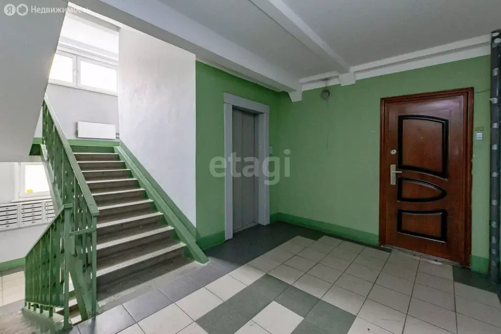 3-комнатная квартира: Барнаул, улица Малахова, 148 (100 м) - Фото 1