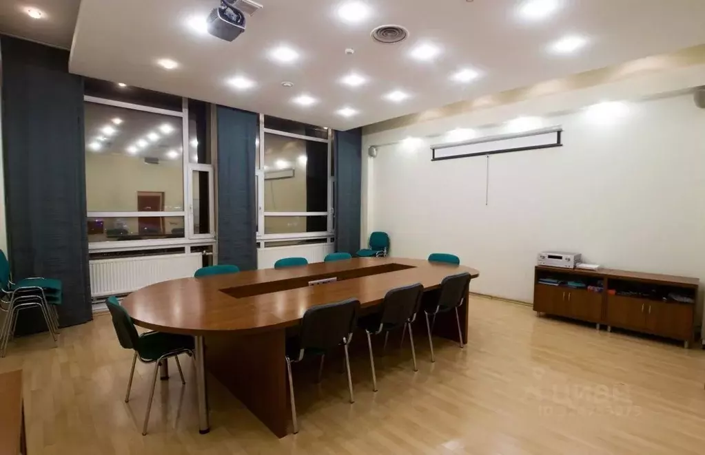 Офис в Санкт-Петербург Кантемировская ул., 4 (722 м) - Фото 1