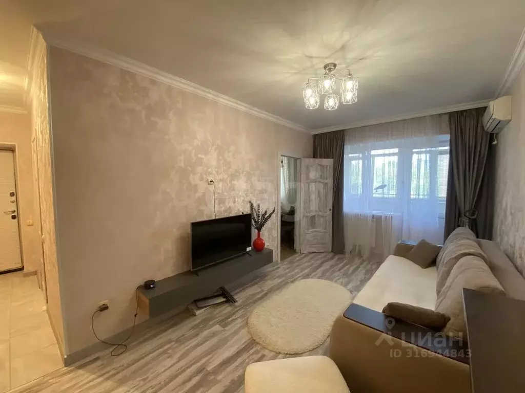 3-к кв. Карачаево-Черкесия, Черкесск Кавказская ул., 30 (53.7 м) - Фото 0