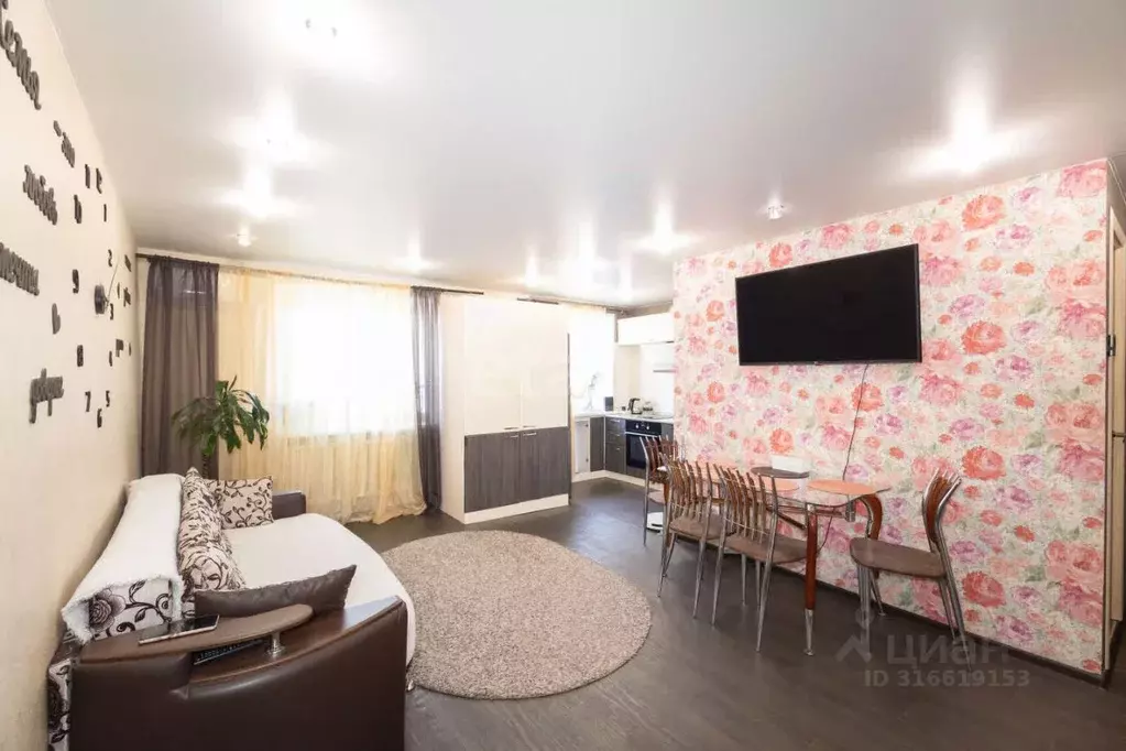 3-к кв. Хабаровский край, Комсомольск-на-Амуре ул. Аллея Труда, 56 ... - Фото 0