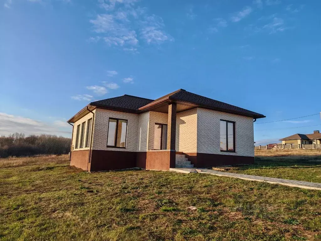 Дом в Белгородская область, Строитель Яковлевский городской округ,  ... - Фото 1