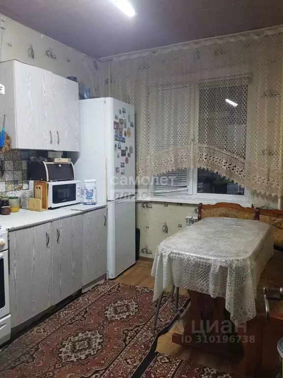 3-к кв. Курская область, Курск просп. Хрущева, 15 (60.0 м) - Фото 0