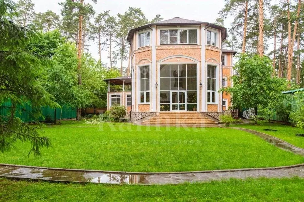 Дом в Московская область, Одинцовский городской округ, д. Барвиха, ... - Фото 1