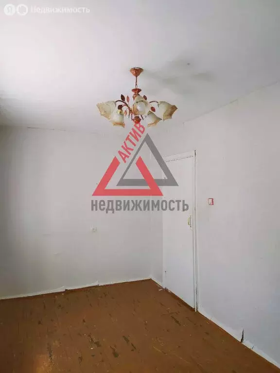 2-комнатная квартира: Каменск-Уральский, улица Кирова, 8 (42 м) - Фото 1