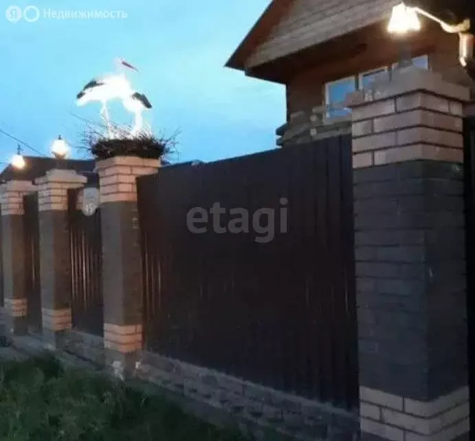 Дом в село Хомутово, улица Эдварда Станкевича (225.5 м) - Фото 0