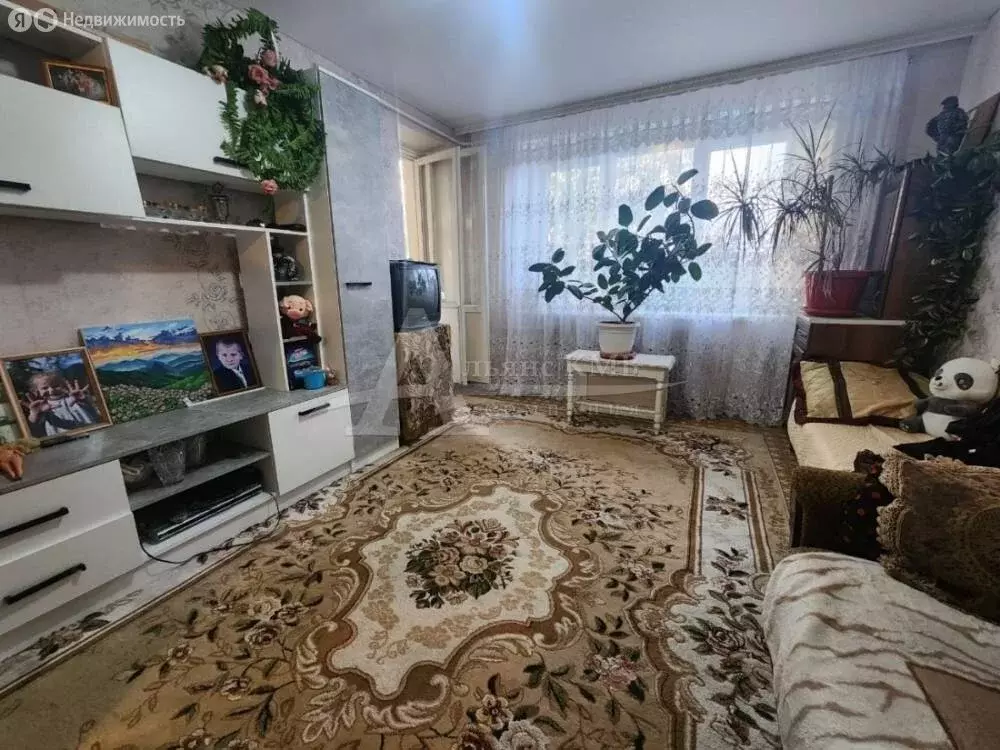 2-комнатная квартира: Георгиевск, улица Строителей, 19 (49 м) - Фото 1