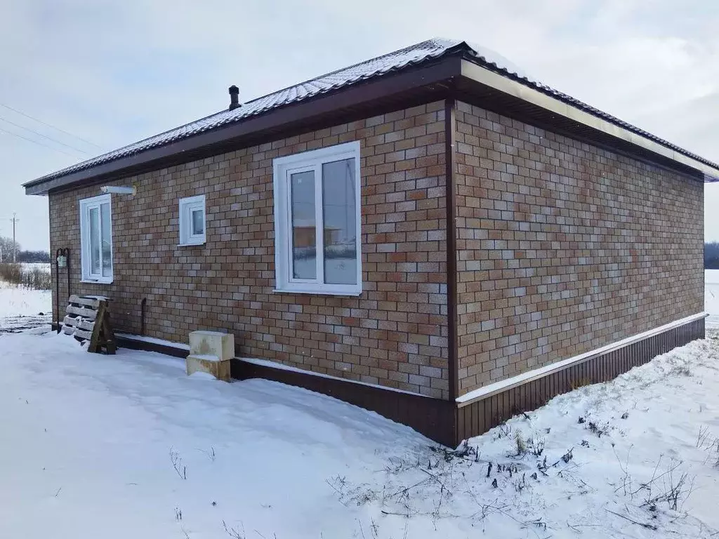 Дом в Белгородская область, Корочанский район, Погореловское с/пос, с. ... - Фото 2