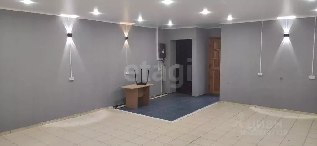 Офис в Крым, Армянск ул. Железнодорожная, 3 (50 м) - Фото 1