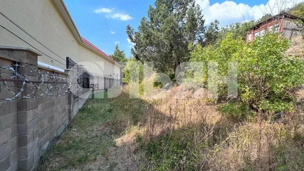 Участок в Крым, Алушта городской округ, пос. Семидворье ул. ... - Фото 0