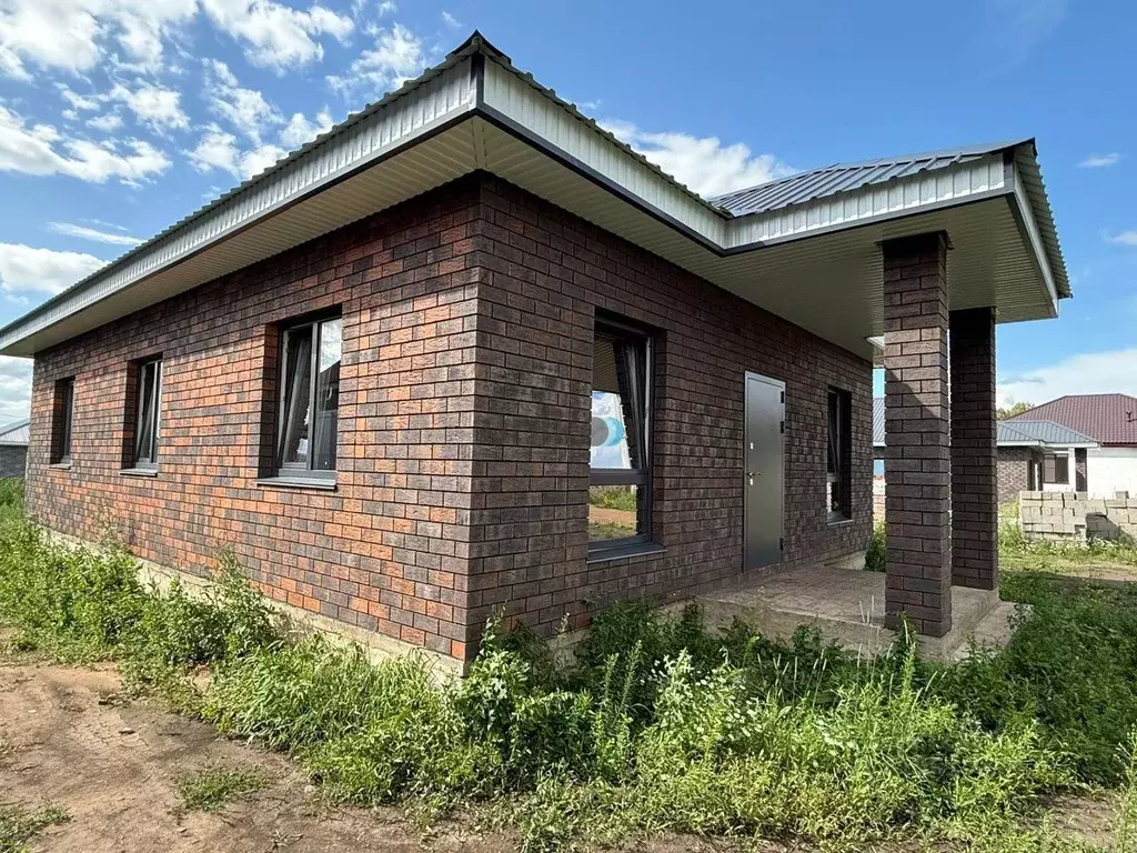 Дом в Башкортостан, Иглинский район, Акбердинский сельсовет, с. ... - Фото 0