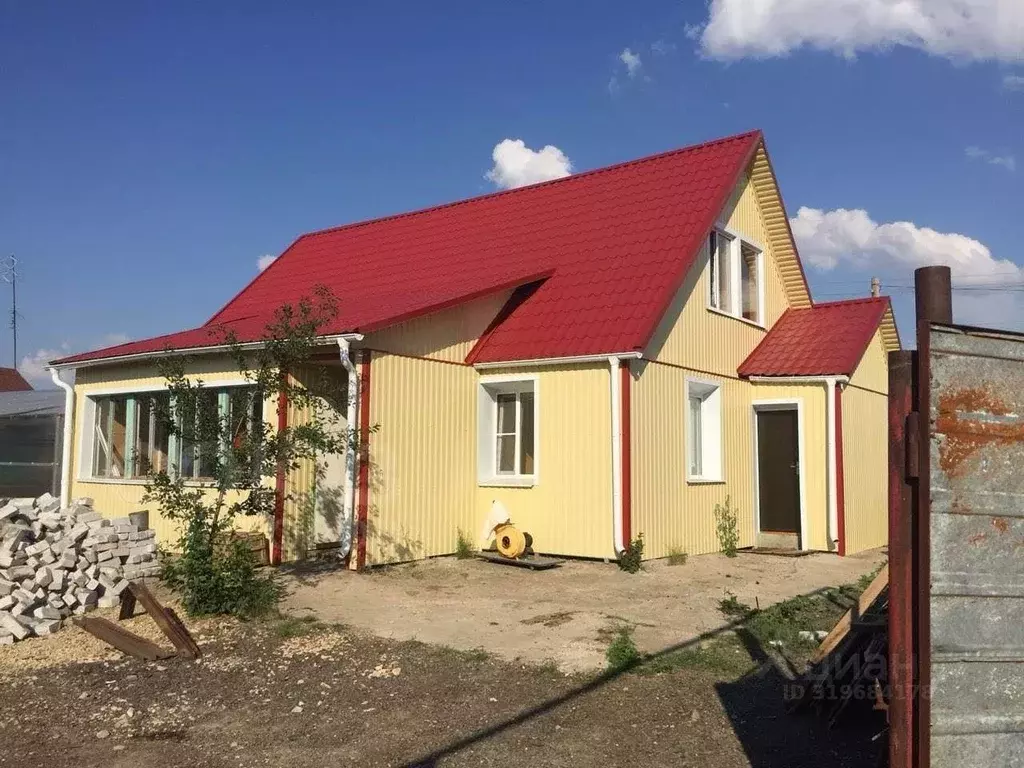 Дом в Волгоградская область, Новоаннинский район, Бочаровский хут. ... - Фото 0
