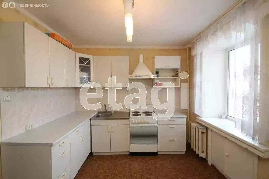 3-комнатная квартира: Тюмень, улица Самарцева, 29 (76.6 м) - Фото 0