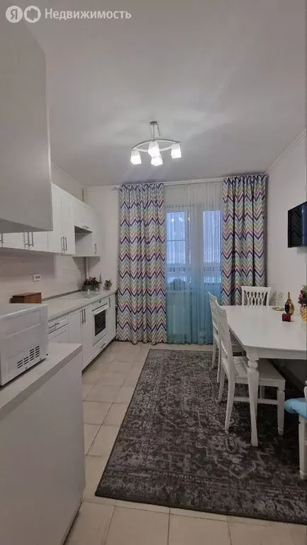 3-комнатная квартира: посёлок городского типа Мирный, Крымская улица, ... - Фото 1