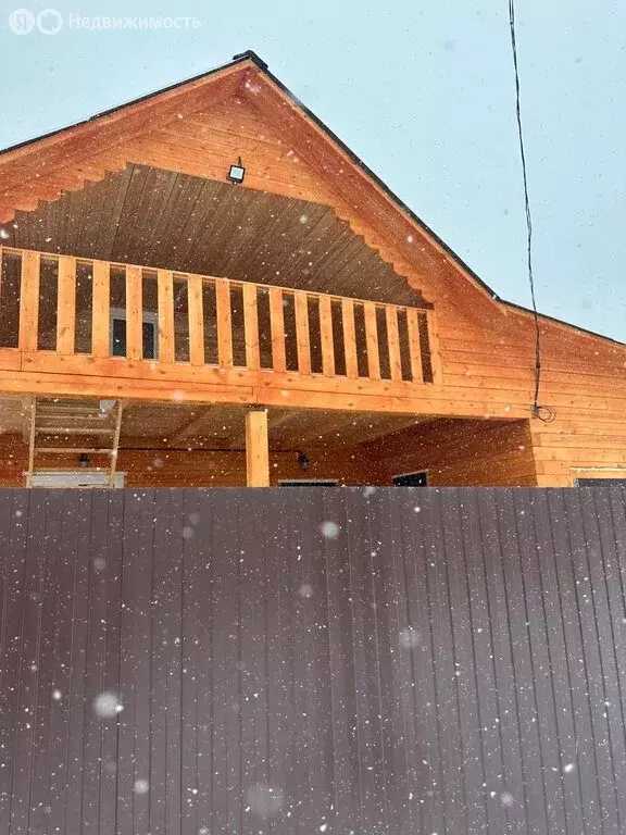 Дом в Тарбагатайский район, сельское поселение Саянтуйское, село ... - Фото 1