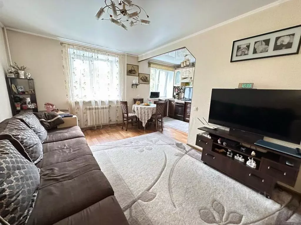 3-к кв. Омская область, Омск ул. Всеволода Иванова, 20 (55.0 м) - Фото 1