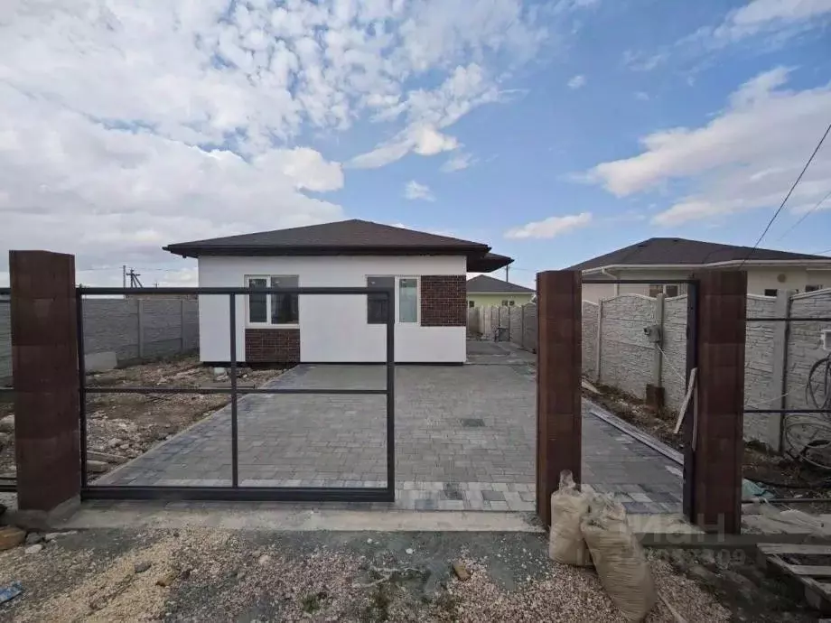 Дом в Крым, Симферополь ул. Чадырлар, 1 (105 м) - Фото 1