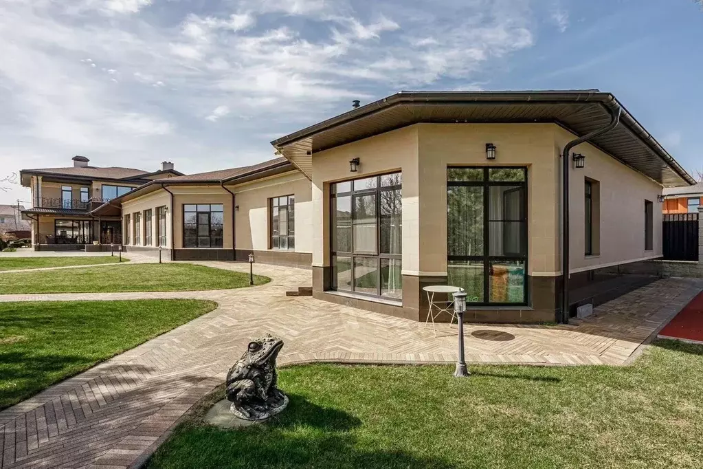 Дом в Адыгея, Тахтамукайский район, Яблоновское городское поселение, ... - Фото 1