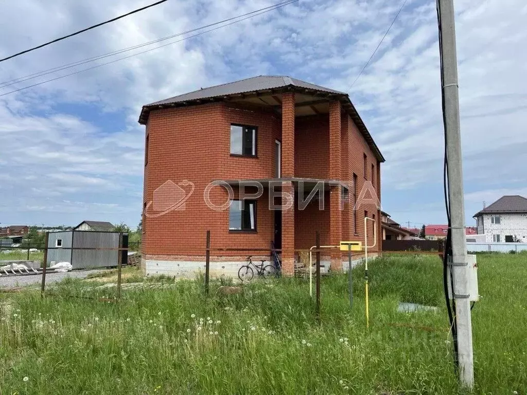 Дом в Тюменская область, Тюменский район, д. Ушакова, Молодежный мкр ... - Фото 1