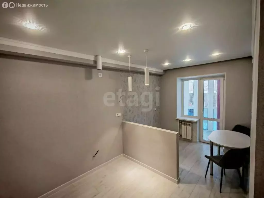 2-комнатная квартира: Омск, проспект Комарова, 11/3 (53 м) - Фото 2