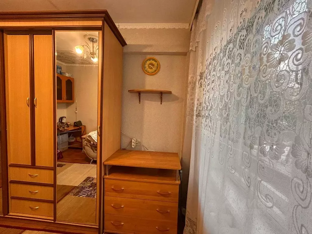 Комната Омская область, Омск ул. 4-я Железнодорожная, 6 (10.9 м) - Фото 2