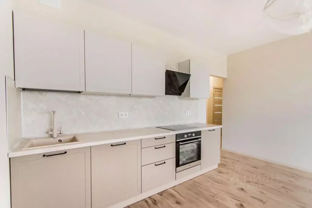 3-к кв. Свердловская область, Екатеринбург ул. 22-го Партсъезда, 10 ... - Фото 0