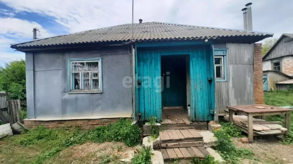 Дом в Белгородская область, Валуйский городской округ, с. Кукуевка ул. ... - Фото 1