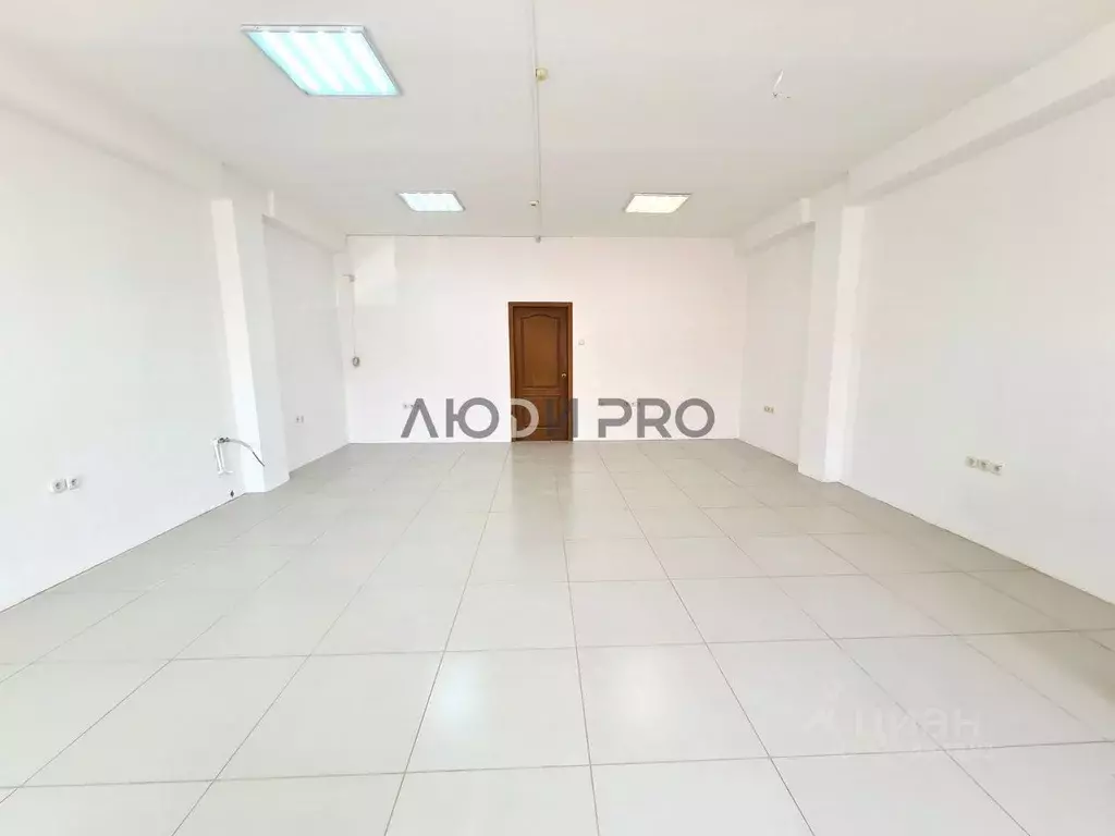 Помещение свободного назначения в Саратовская область, Энгельс пл. ... - Фото 1