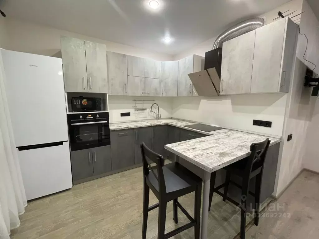 2-к кв. Волгоградская область, Волгоград ул. Расула Гамзатова, 11 ... - Фото 1