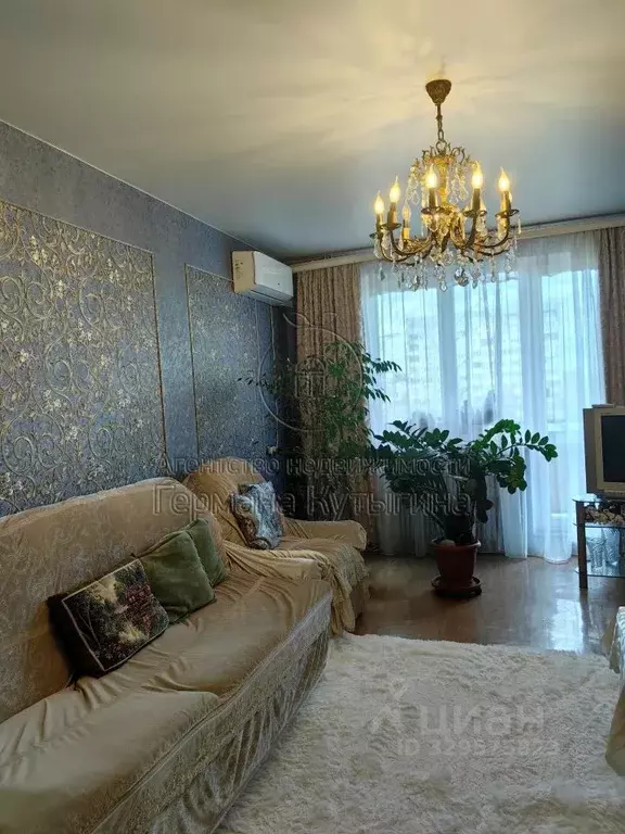 3-к кв. Волгоградская область, Волгоград Кузнецкая ул., 32 (70.9 м) - Фото 1