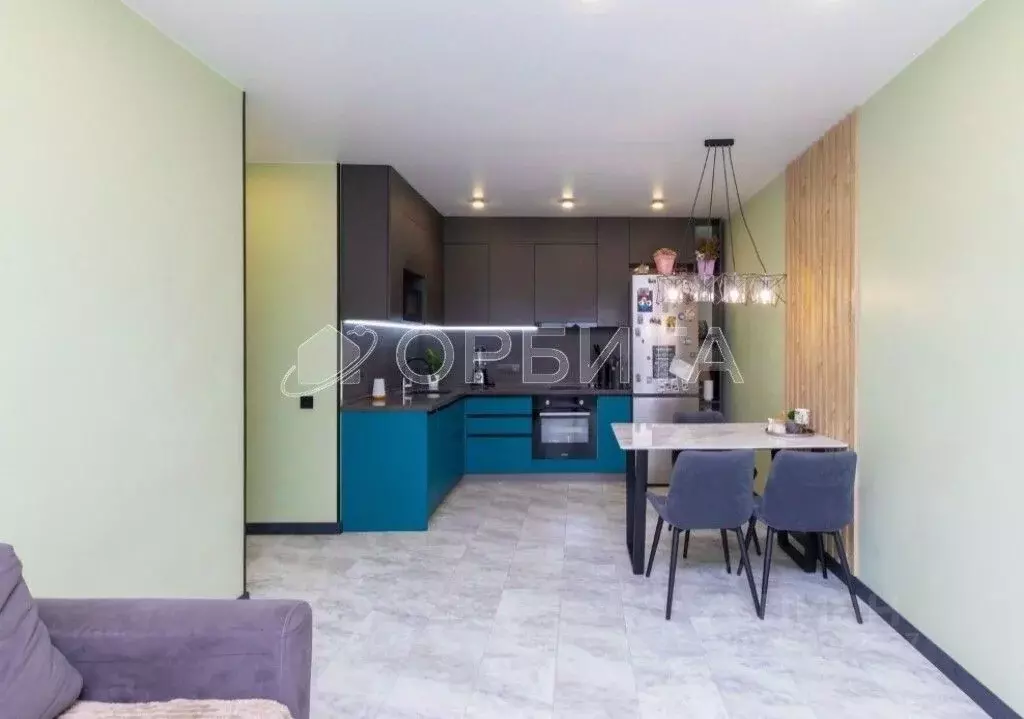 2-к кв. Тюменская область, Тюмень ул. Стройотрядовская, 16 (60.0 м) - Фото 1