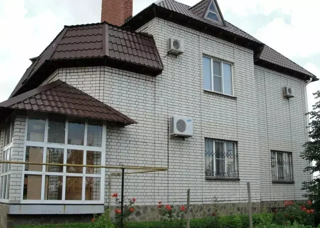 Дом в Краснодарский край, Ейск Николаевская ул., 3 (300 м) - Фото 1